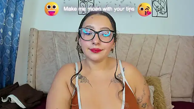 Snapshot of sweet_p_ chatting on 01/20/25, 03:18 sweet p  online show from 01/20/25, 03:18