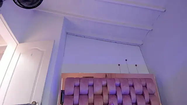 Snapshot of swt-booty chatting on 03/13/25, 06:56 swt-booty online show from 03/13/25, 06:56