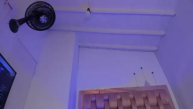 Snapshot of swt-booty chatting on 03/14/25, 06:18 swt-booty online show from 03/14/25, 06:18