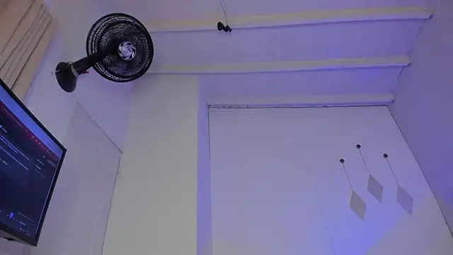 Snapshot of swt-booty chatting on 09/09/25, 05:56 swt-booty online show from 09/09/25, 05:56