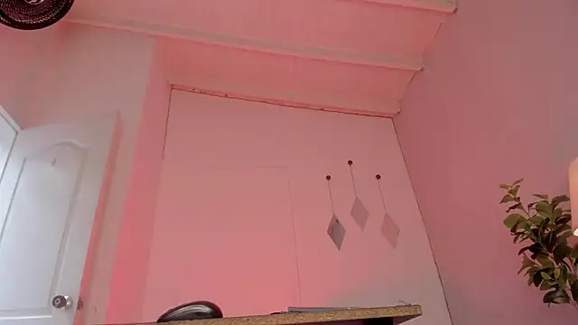 Snapshot of swt-booty chatting on 11/10/25, 06:29 swt-booty online show from 11/10/25, 06:29