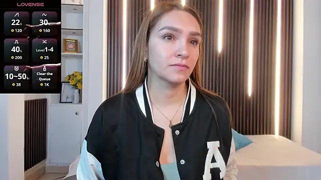 miataylorr1 online show from 09/22/25, 12:51