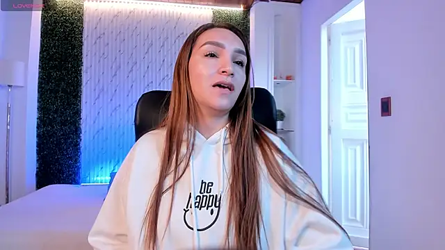 miataylorr1 online show from 10/21/25, 12:06