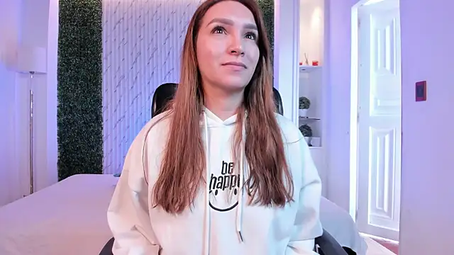 miataylorr1 online show from 12/01/25, 12:43