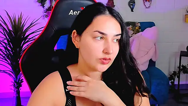 CeceliaJohnson online show from 11/26/25, 08:04