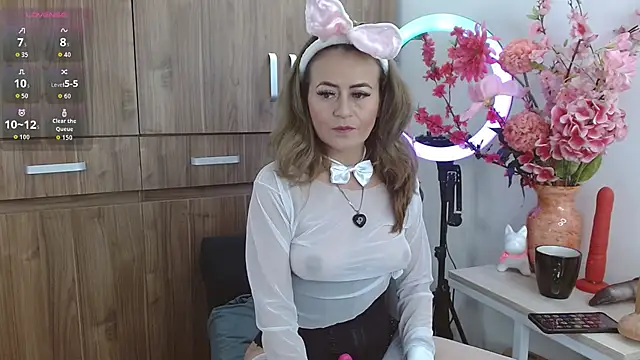 Snapshot of magenta_maturr chatting on 10/31/25, 08:32 magenta maturr online show from 10/31/25, 08:32