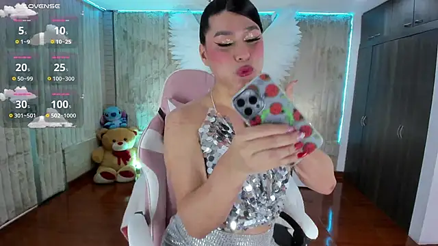 floryn susana online show from 12/31/24, 06:13
