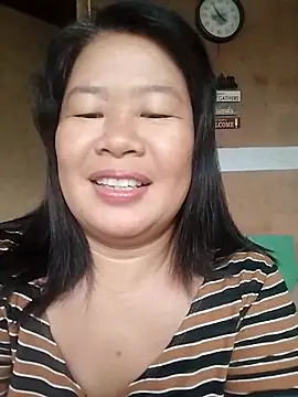 Snapshot of lickmepussy21 chatting on 11/14/25, 10:07 lickmepussy21 online show from 11/14/25, 10:07