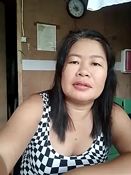 Snapshot of lickmepussy21 chatting on 12/13/25, 10:26 lickmepussy21 online show from 12/13/25, 10:26