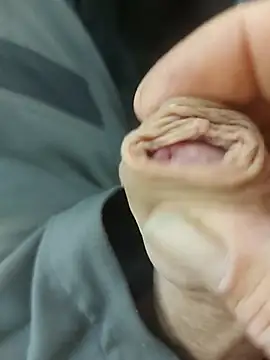 Snapshot of StarredAndrej chatting on 11/07/25, 02:28 StarredAndrej online show from 11/07/25, 02:28