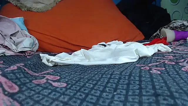 tina-hot online show from 10/29/25, 08:05