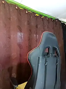 Snapshot of mia_anyeli chatting on 12/06/24, 04:06 mia anyeli online show from 12/06/24, 04:06