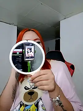 Snapshot of mia_anyeli chatting on 12/20/24, 06:13 mia anyeli online show from 12/20/24, 06:13