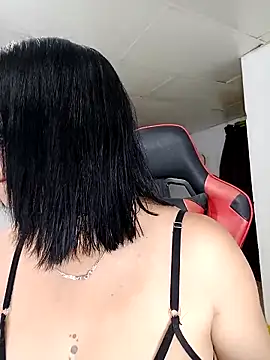 Snapshot of mia_anyeli chatting on 03/17/25, 05:05 mia anyeli online show from 03/17/25, 05:05