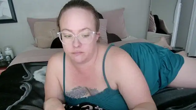 julimonroe online show from 01/10/25, 03:07