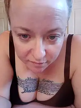 julimonroe online show from 02/09/25, 10:43