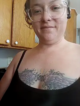 julimonroe online show from 02/20/25, 03:01