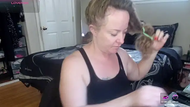 julimonroe online show from 09/26/25, 10:47