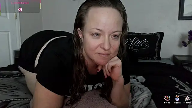 julimonroe online show from 11/30/25, 02:59