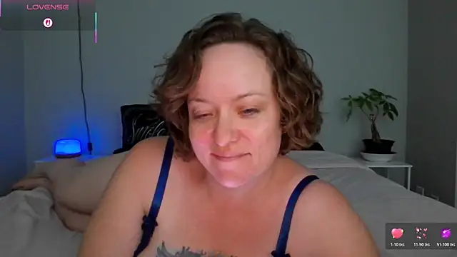 julimonroe online show from 04/27/26, 03:04