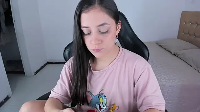 EmmaGrace1999 online show from 10/23/25, 04:50