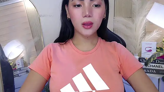 Snapshot of Martha_pookerxxx chatting on 11/22/25, 08:30 Martha pookerxxx online show from 11/22/25, 08:30