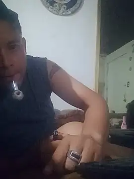 Snapshot of Noctucrasy247 chatting on 10/12/25, 06:12 Noctucrasy247 online show from 10/12/25, 06:12