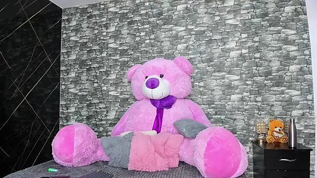 HeidyWillss online show from 02/17/25, 07:21