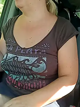 Snapshot of Saysomething3 chatting on 09/21/25, 08:27 Saysomething3 online show from 09/21/25, 08:27