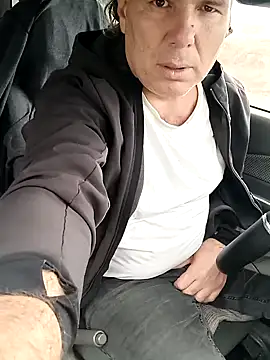 Snapshot of Saysomething3 chatting on 09/29/25, 09:58 Saysomething3 online show from 09/29/25, 09:58