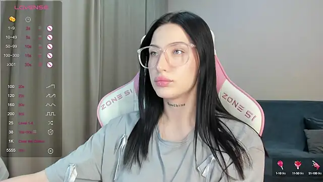 JenniferQueen11 online show from 12/12/24, 09:48
