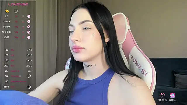 JenniferQueen11 online show from 12/14/24, 06:52