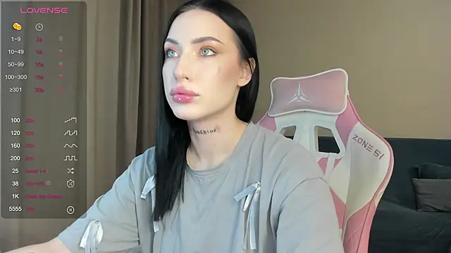 JenniferQueen11 online show from 12/18/24, 02:06