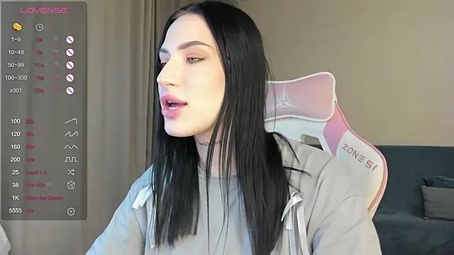 JenniferQueen11 online show from 12/18/24, 07:19