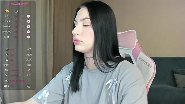 JenniferQueen11 online show from 12/20/24, 01:22