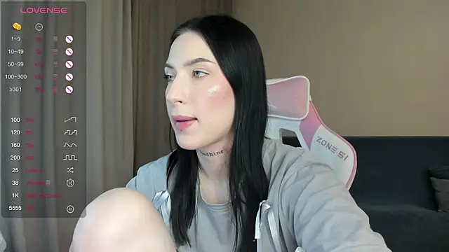 JenniferQueen11 online show from 12/20/24, 04:25