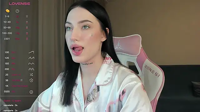 JenniferQueen11 online show from 12/25/24, 10:48