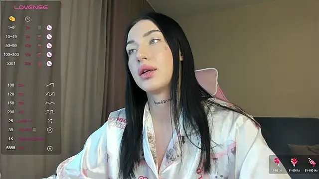 JenniferQueen11 online show from 01/07/25, 07:20