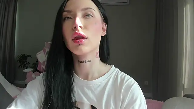 JenniferQueen11 online show from 09/14/25, 09:19