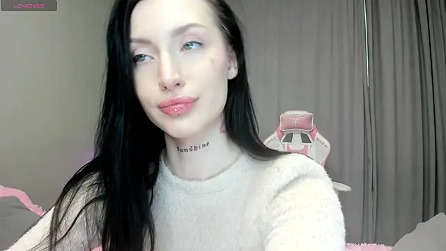 JenniferQueen11 online show from 10/04/25, 08:01