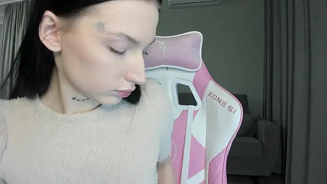 Snapshot of JenniferQueen11 chatting on 10/17/25, 11:57 JenniferQueen11 online show from 10/17/25, 11:57