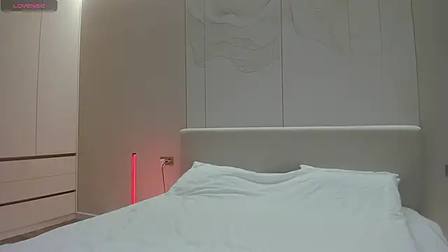 Snapshot of JenniferQueen11 chatting on 11/26/25, 11:00 JenniferQueen11 online show from 11/26/25, 11:00