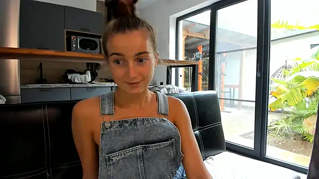 ElizSweet online show from 11/13/25, 08:46