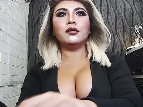 Snapshot of x12inchanaconda chatting on 10/11/25, 12:21 x12inchanaconda online show from 10/11/25, 12:21