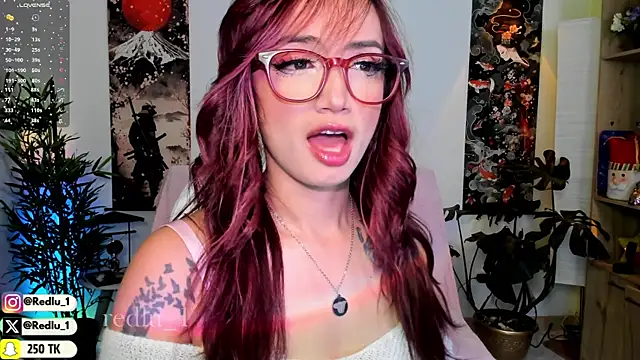 Snapshot of Redlu_1 chatting on 01/15/25, 02:49 Redlu 1 online show from 01/15/25, 02:49