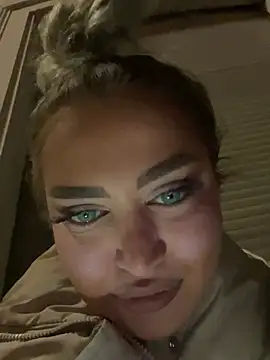 EmiliaPetrova online show from 03/06/25, 11:42