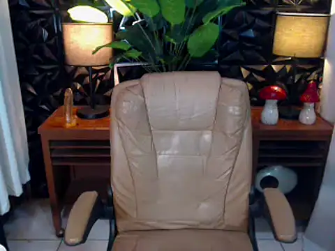 YourBabyGirlExists online show from 12/04/24, 07:56