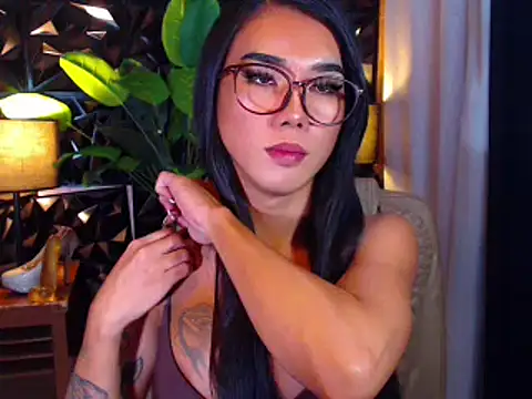 YourBabyGirlExists online show from 12/15/24, 07:53