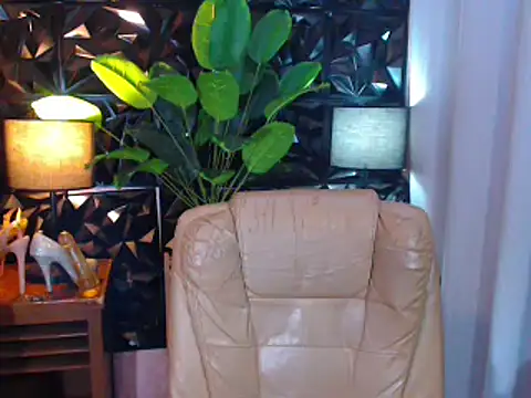 YourBabyGirlExists online show from 12/19/24, 04:02