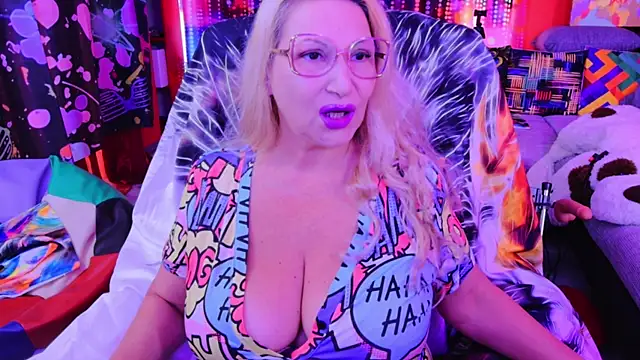 mature lisa naughty online show from 09/27/25, 02:44